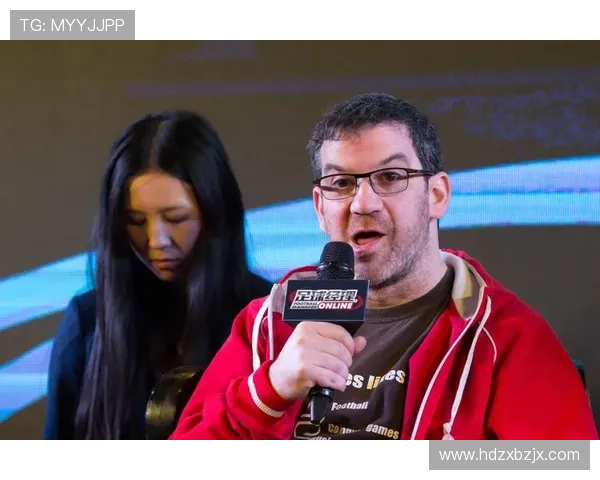 足球明星在采访中深情回忆妻子展现温暖家庭情感